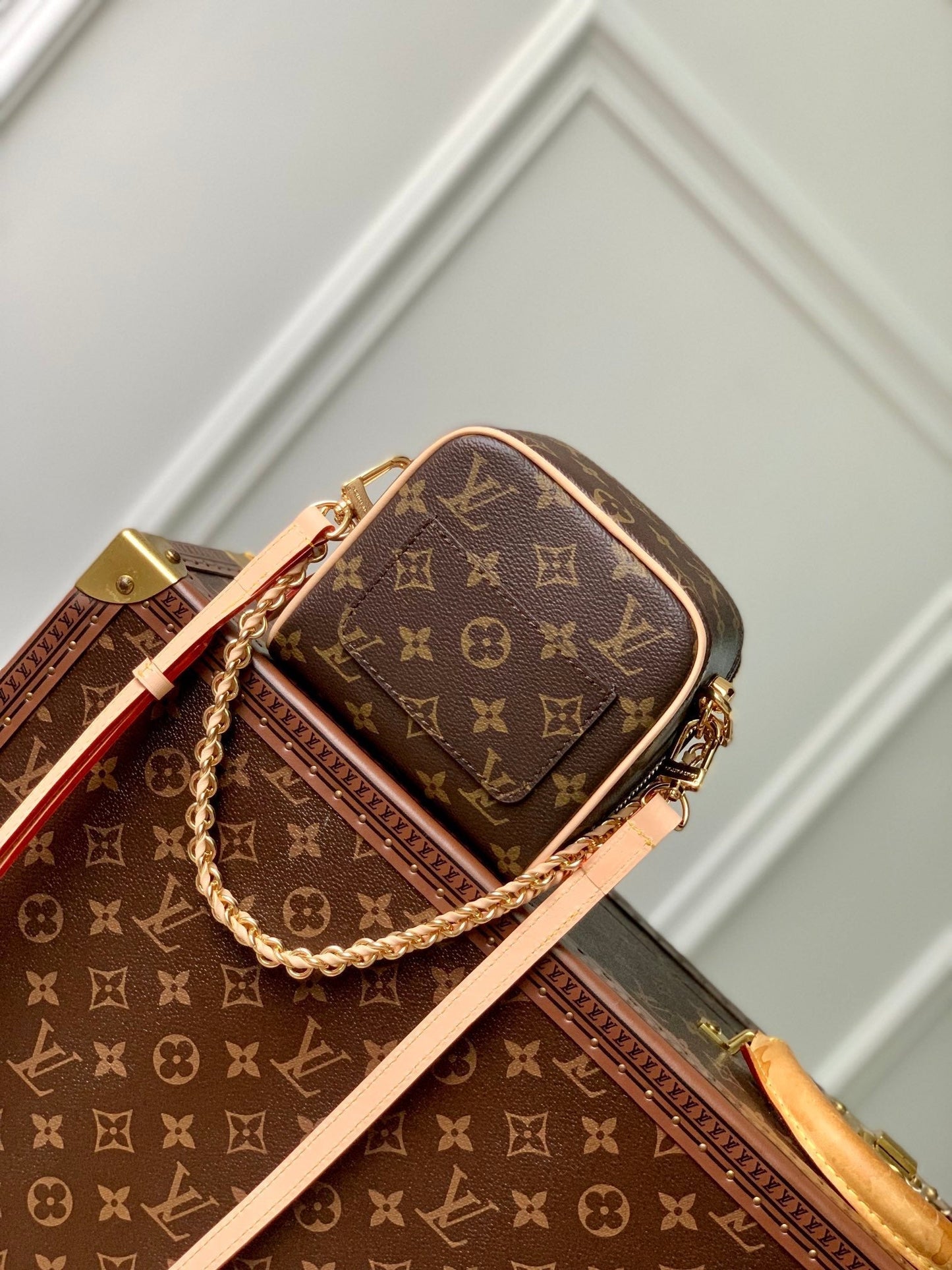 juste au cas où 13 cm toile monogramme noire cuir de veau beige
