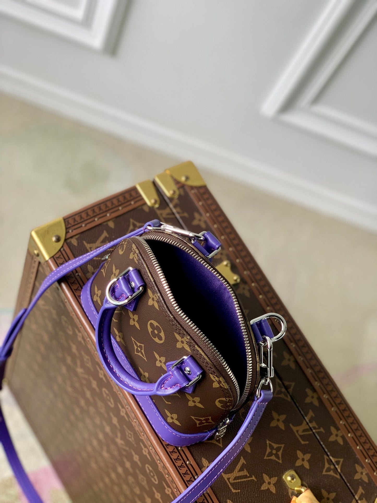 Alma Nano 18 Monogram Canvas Cuir de veau violet 