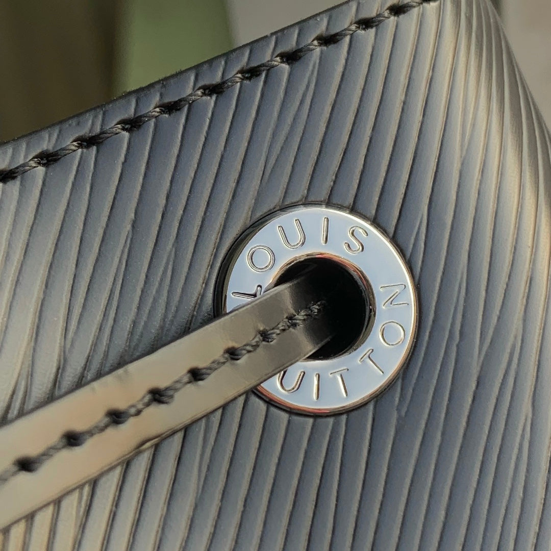 NO¨¦ MM 33 IN BLACK EPI LEATHER