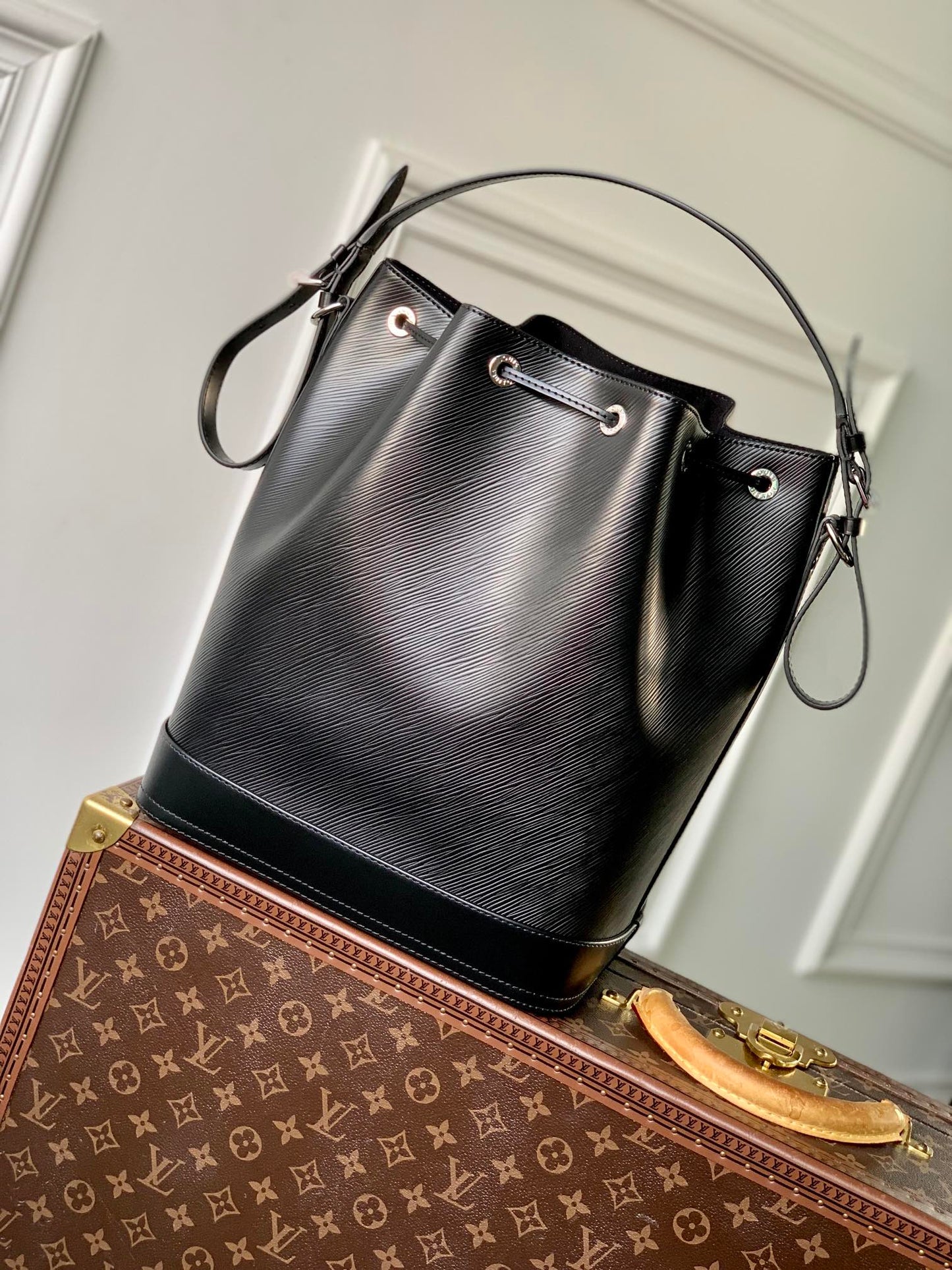 NO¨¦ MM 33 IN BLACK EPI LEATHER