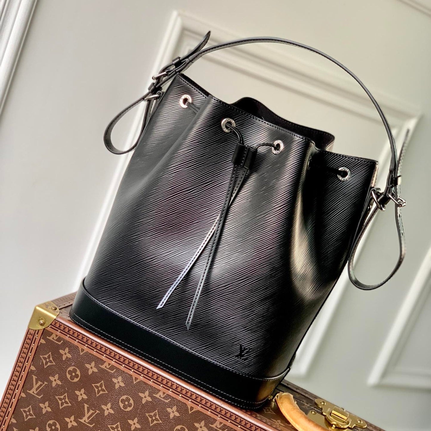 NO¨¦ MM 33 IN BLACK EPI LEATHER