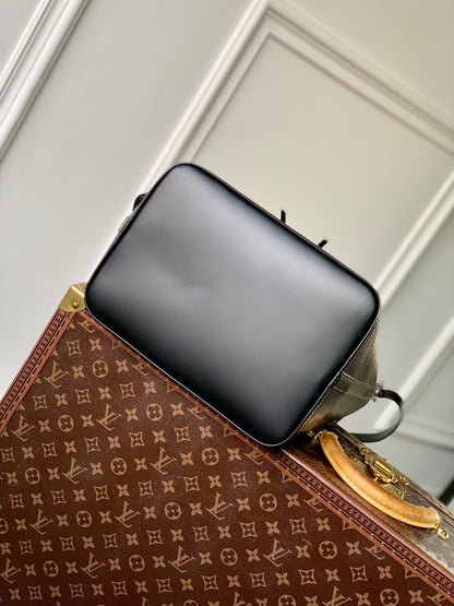 NO¨¦ MM 33 IN BLACK EPI LEATHER