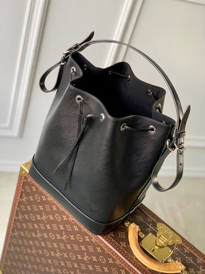NO¨¦ MM 33 IN BLACK EPI LEATHER