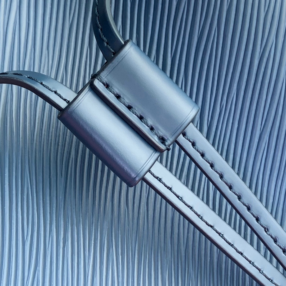 NO¨¦ MM 33 IN SAPPHIRE EPI LEATHER