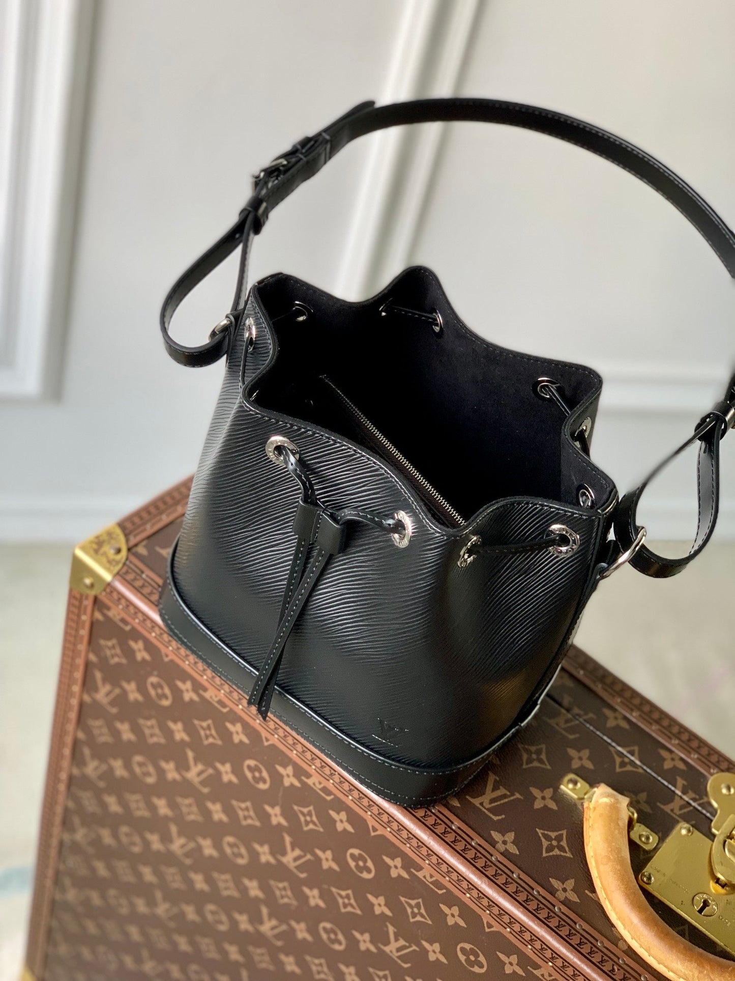 NO¨¦ BB 20 IN BLACK EPI LEATHER