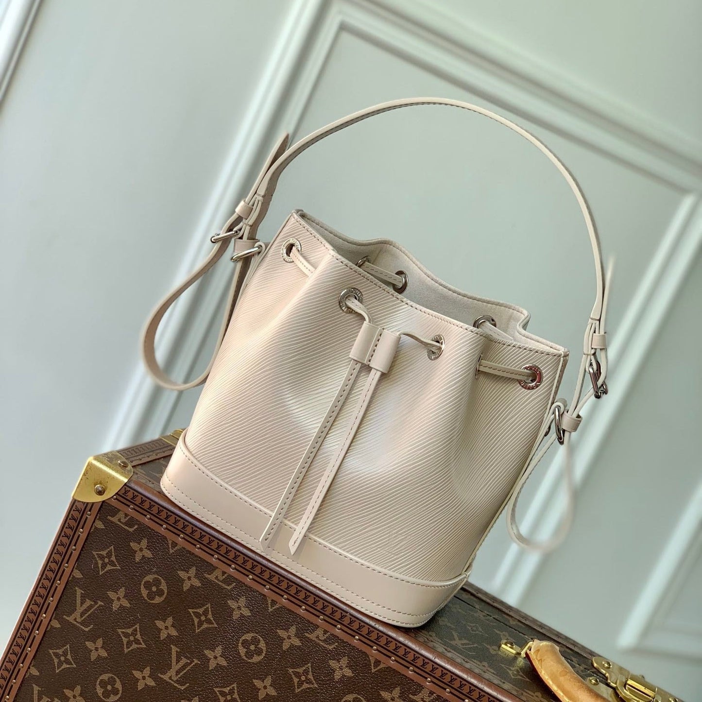 NO¨¦ BB 20 IN QUARTZ WHITE EPI LEATHER