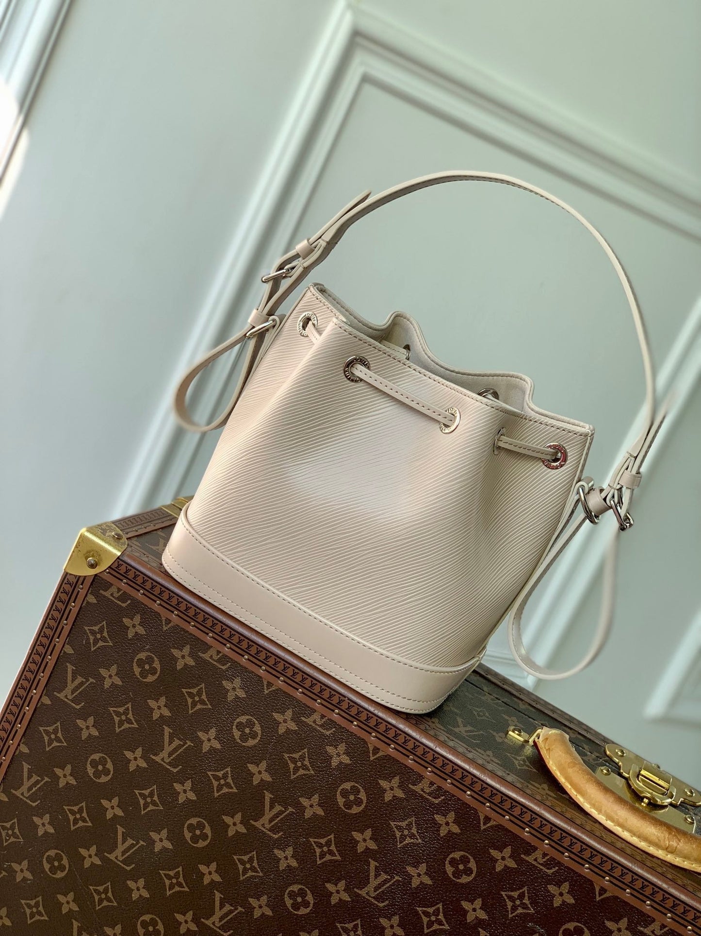 NO¨¦ BB 20 IN QUARTZ WHITE EPI LEATHER