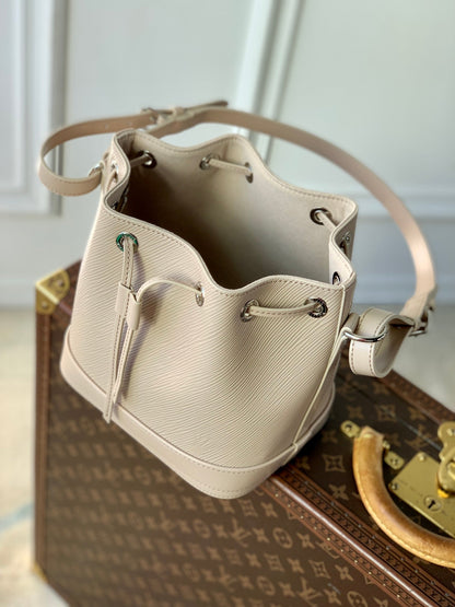 NO¨¦ BB 20 IN QUARTZ WHITE EPI LEATHER