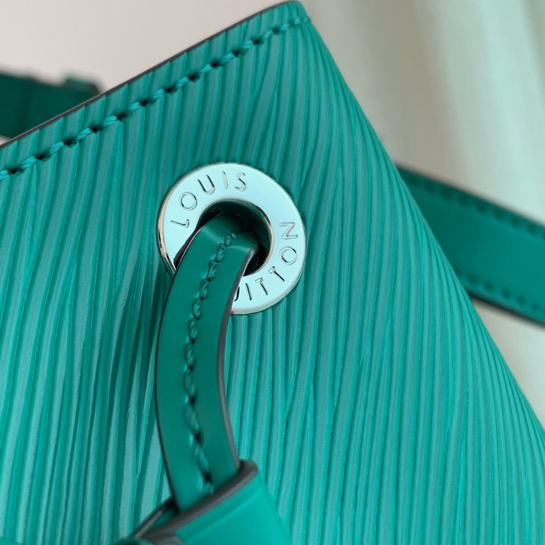 NO¨¦ BB 20 IN GREEN EPI LEATHER