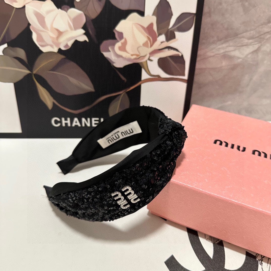 BANDEAU EN VELOURS NOIR ORNÉ DE PAILLETTES 361159