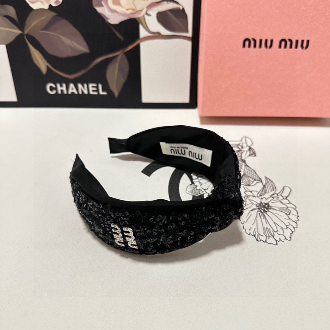BANDEAU EN VELOURS NOIR ORNÉ DE PAILLETTES 361159