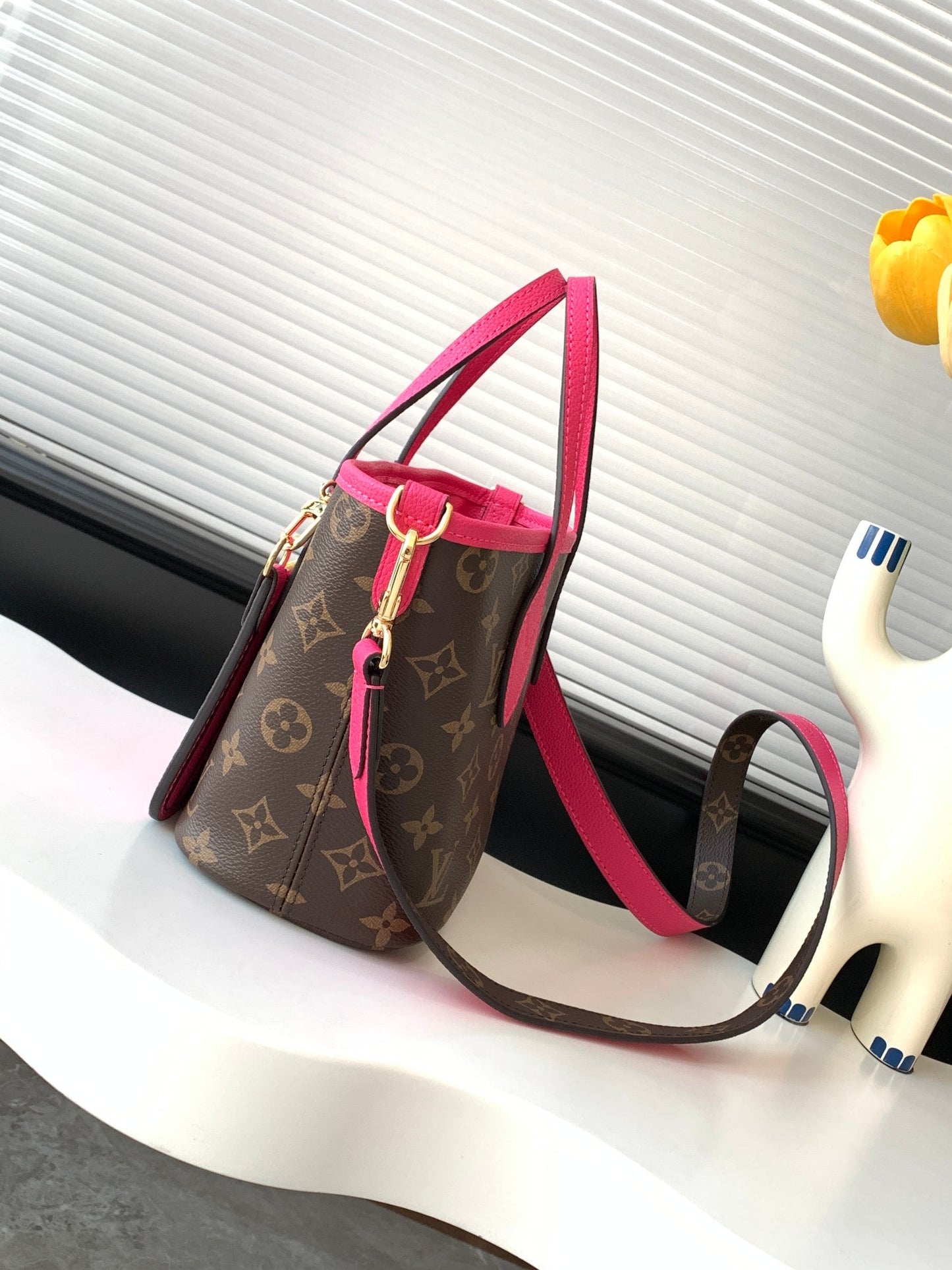 Neverfull 24 Bandouli¨¨re Inside Out BB Red Calfskin