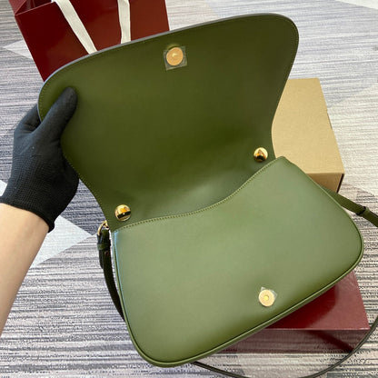 BOLSO DE HOMBRO MEDIANO BLONDIE 32 EN PIEL DE BECERRO VERDE ENEBRO Y ANTE CON HERRAJES DORADOS