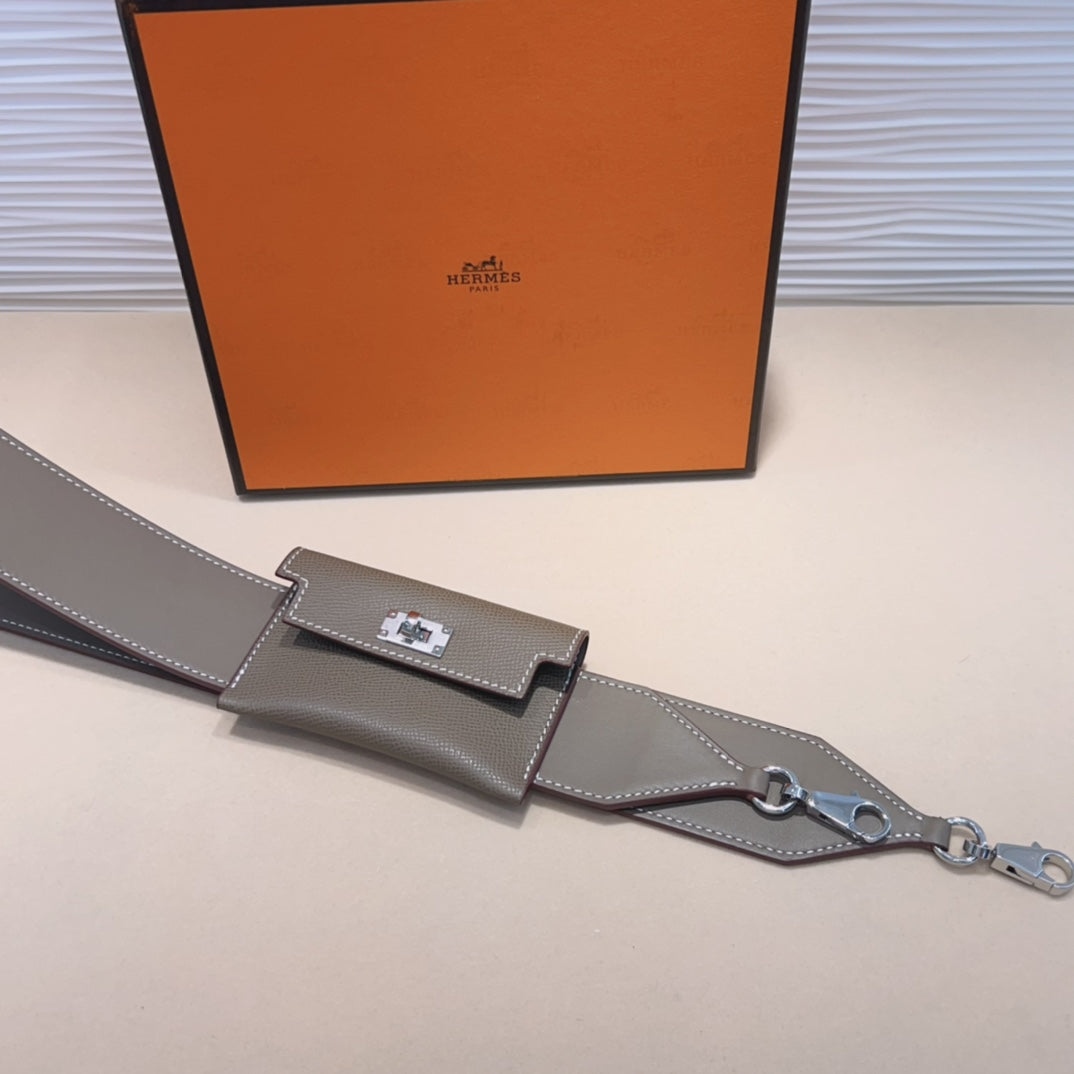 Correa de hombro Kelly Pocket de 50 mm con herrajes plateados y diseño gris Epsom 