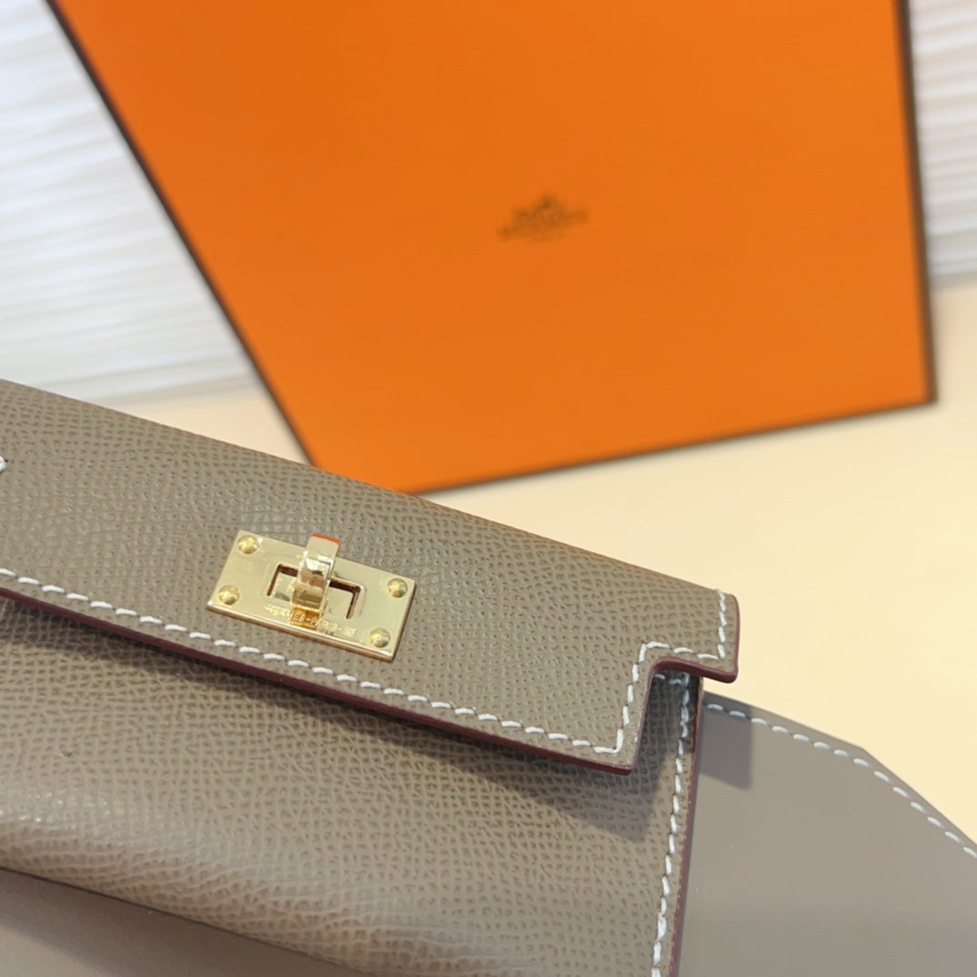 Correa de hombro Kelly Pocket de 50 mm con herrajes dorados y diseño gris Epsom 