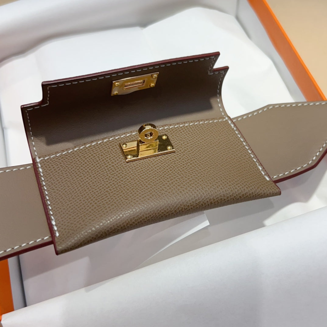 Correa de hombro Kelly Pocket de 50 mm con herrajes dorados y diseño gris Epsom 