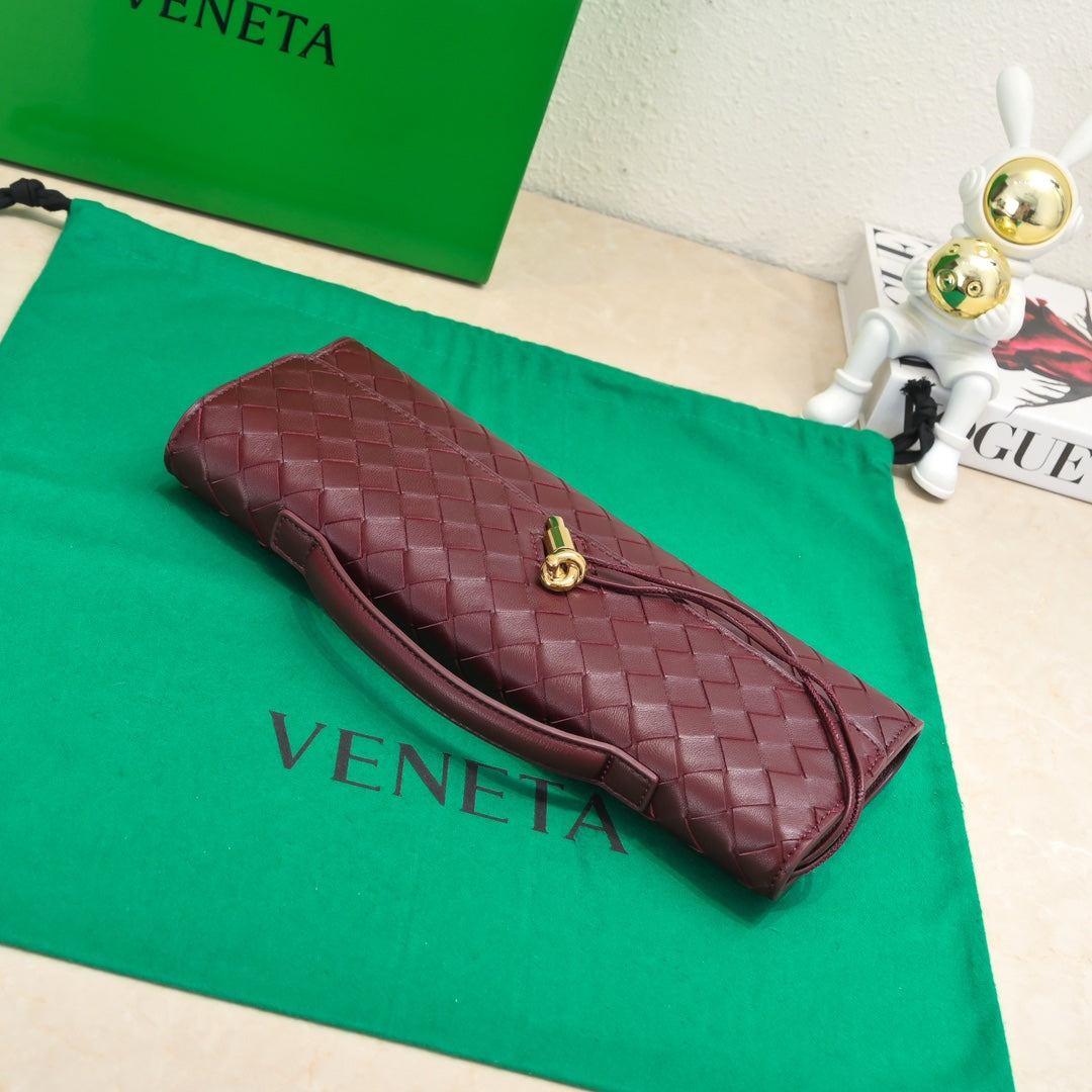 BV Bolso de mano largo Andiamo con asa 31 cm Piel de becerro burdeos Ghw 