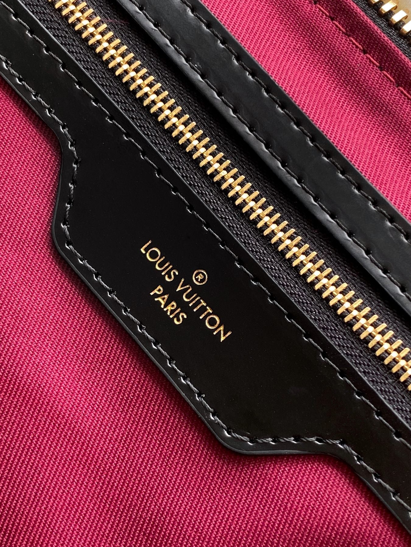 KEEPALL BANDOULI¨¨RE 45 EN LONA TOMETTE CON MONOGRAMA NEGRO