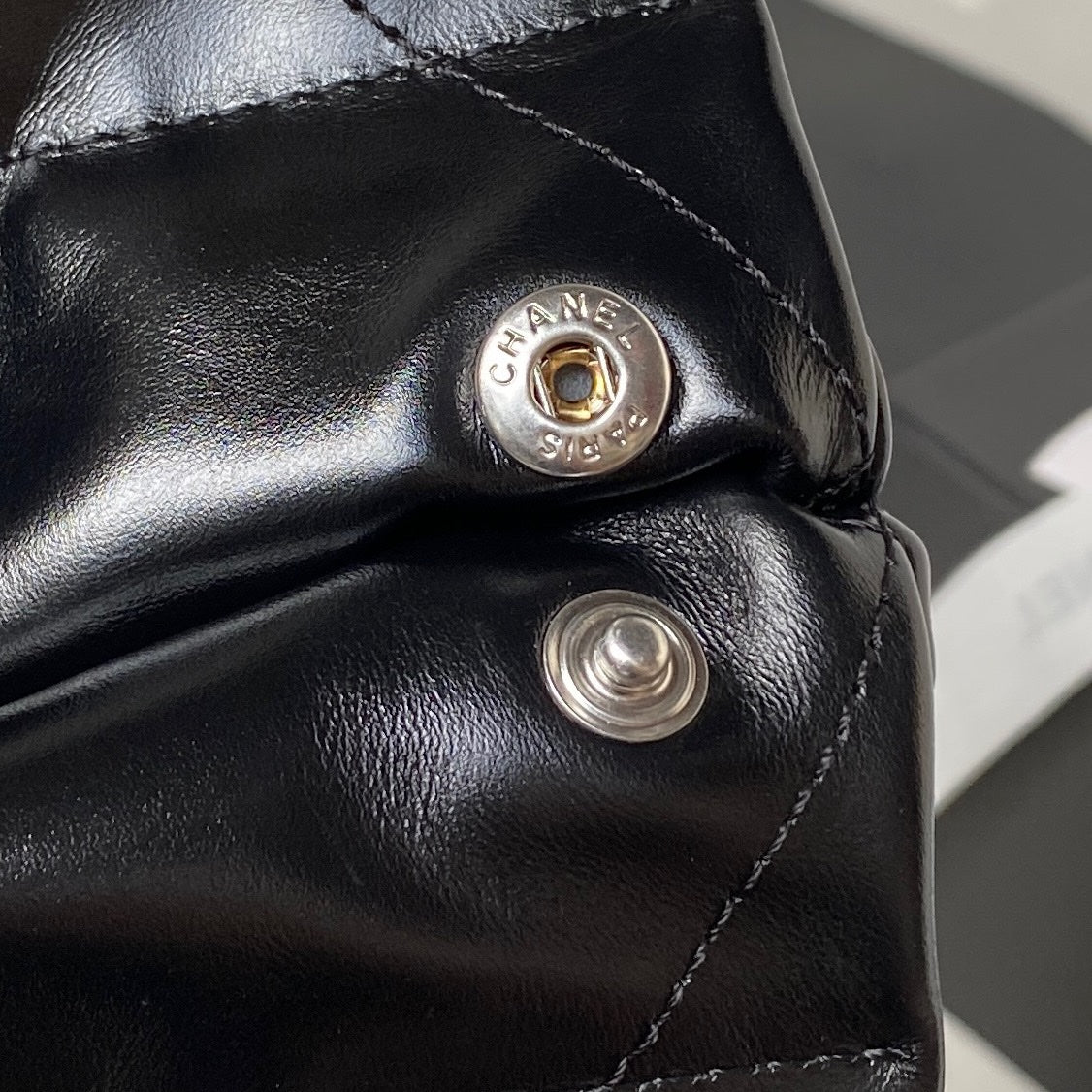 Bolso Hobo 22 CC 24C 45cm Piel de cordero negra