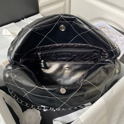 Bolso hobo CC 22 de 35 cm, piel de cordero negra y plateada, herrajes plateados