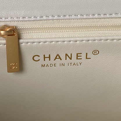 24s small flap bag 23cm cream calfskin gold hardware
