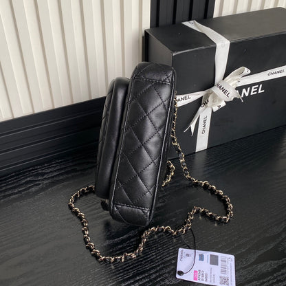 CC 25C Clutch con correa 21cm Piel de becerro negra