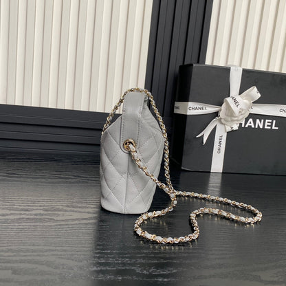 Bolso Hobo CC 25C de 21,5 cm con asa superior en piel de becerro granulada gris