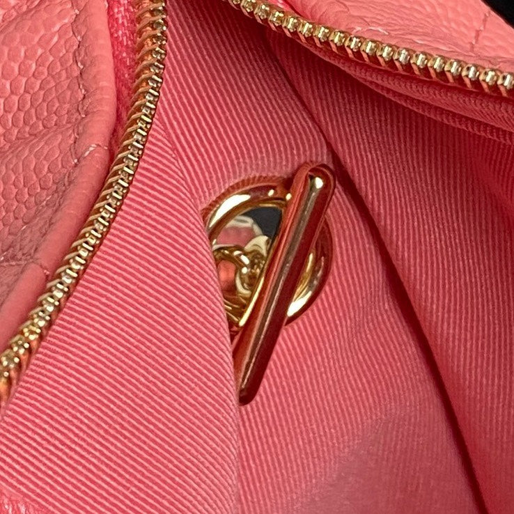 Bolso Hobo CC 25C de 21,5 cm con asa superior en piel de becerro granulada rosa oscuro
