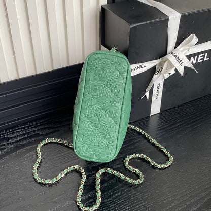 Bolso Hobo CC 25C de 21,5 cm con asa superior en piel de becerro granulada verde oscuro