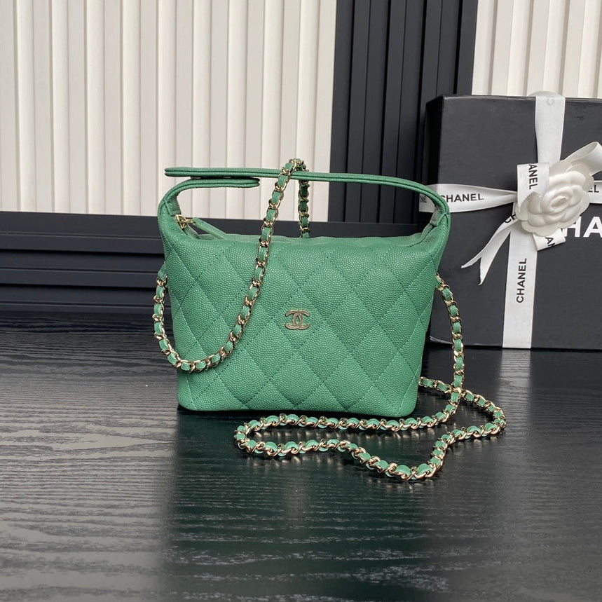Bolso Hobo CC 25C de 21,5 cm con asa superior en piel de becerro granulada verde oscuro
