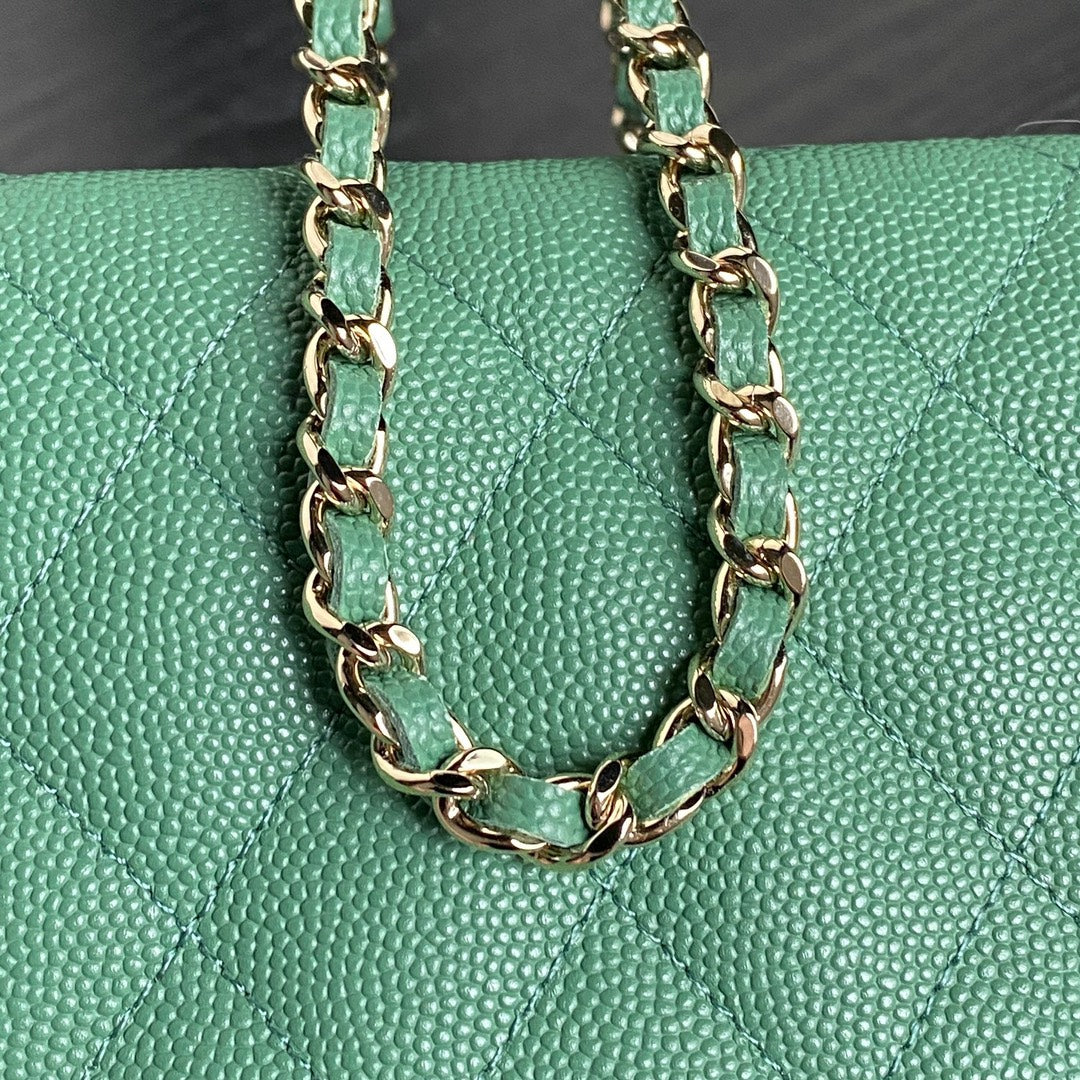 Bolso Hobo CC 25C de 21,5 cm con asa superior en piel de becerro granulada verde oscuro