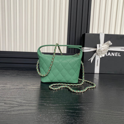 Bolso Hobo CC 25C de 21,5 cm con asa superior en piel de becerro granulada verde oscuro