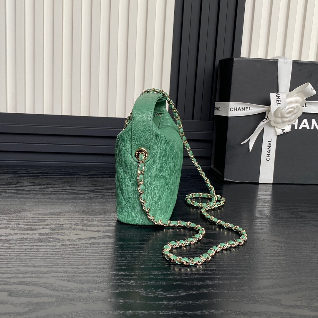 Bolso Hobo CC 25C de 21,5 cm con asa superior en piel de becerro granulada verde oscuro