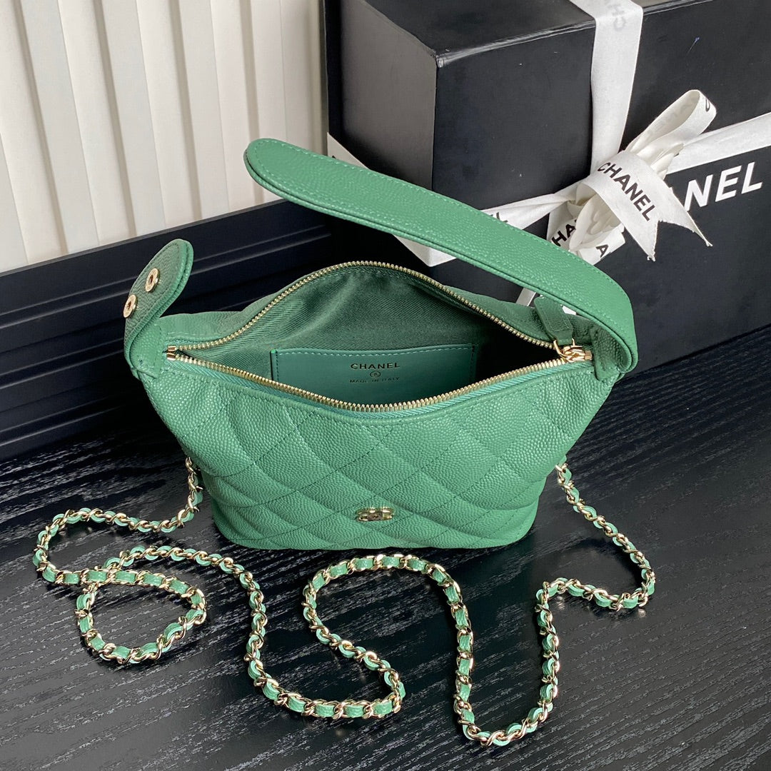 Bolso Hobo CC 25C de 21,5 cm con asa superior en piel de becerro granulada verde oscuro