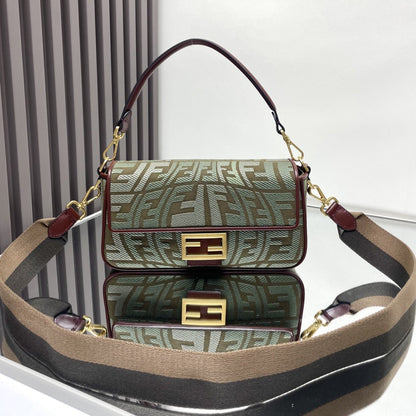 Bolso Fend Baguette 27 de lona verde bordada Ghw 