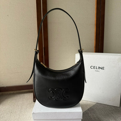 BOLSO PEQUEÑO HELOËSE CUIR 22 EN PIEL DE BECERRO NEGRA CON LOGOTIPO EN RELIEVE