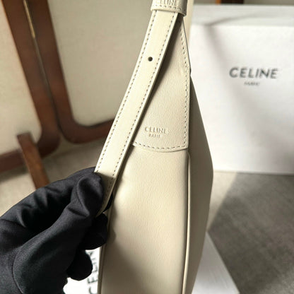 SMALL HELO?SE BAG CUIR 22 IN WHITE CALFSKIN EMBOSSED LOGO