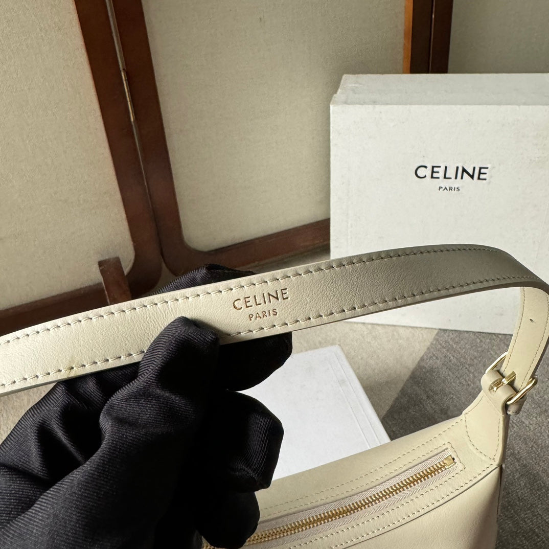 SMALL HELO?SE BAG CUIR 22 IN WHITE CALFSKIN EMBOSSED LOGO