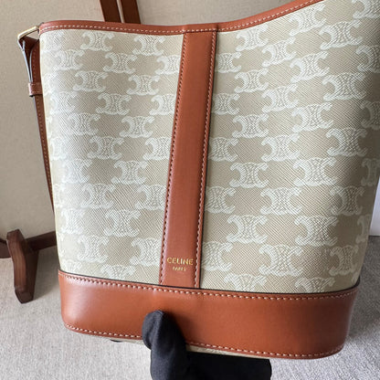 SEAU 30 EN TOILE TRIOMPHE BEIGE ET GARNITURES EN CUIR DE VEAU ROUGE MARRON