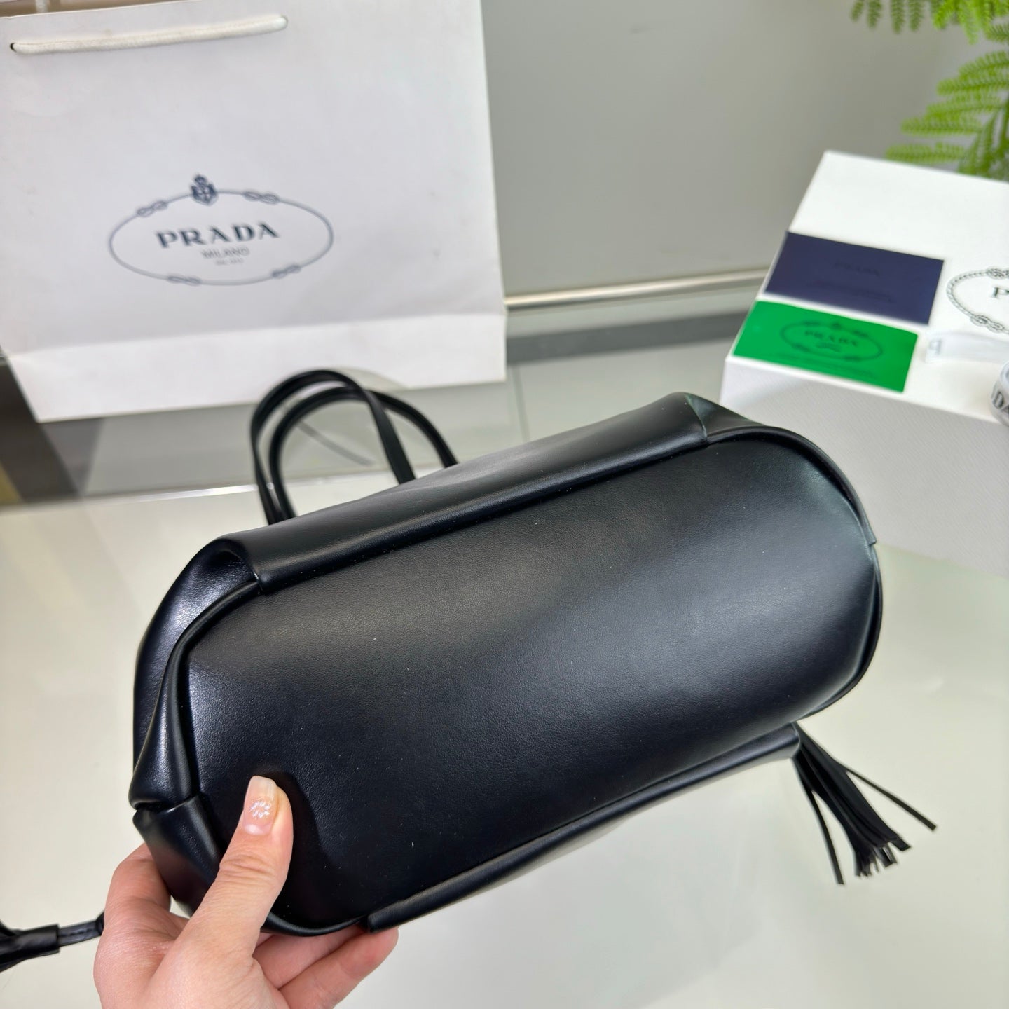 SAC SEAU À CORDON 25 EN CUIR D'AGNEAU SOUPLE NOIR