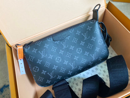 POCHETTE ACCESSOIRE XL 28 DE LONA ECLIPSE MONOGRAMA NEGRO