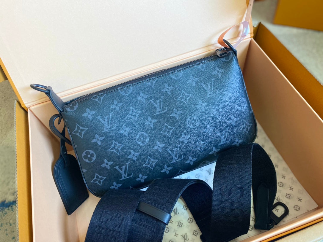 POCHETTE ACCESSOIRE XL 28 DE LONA ECLIPSE MONOGRAMA NEGRO