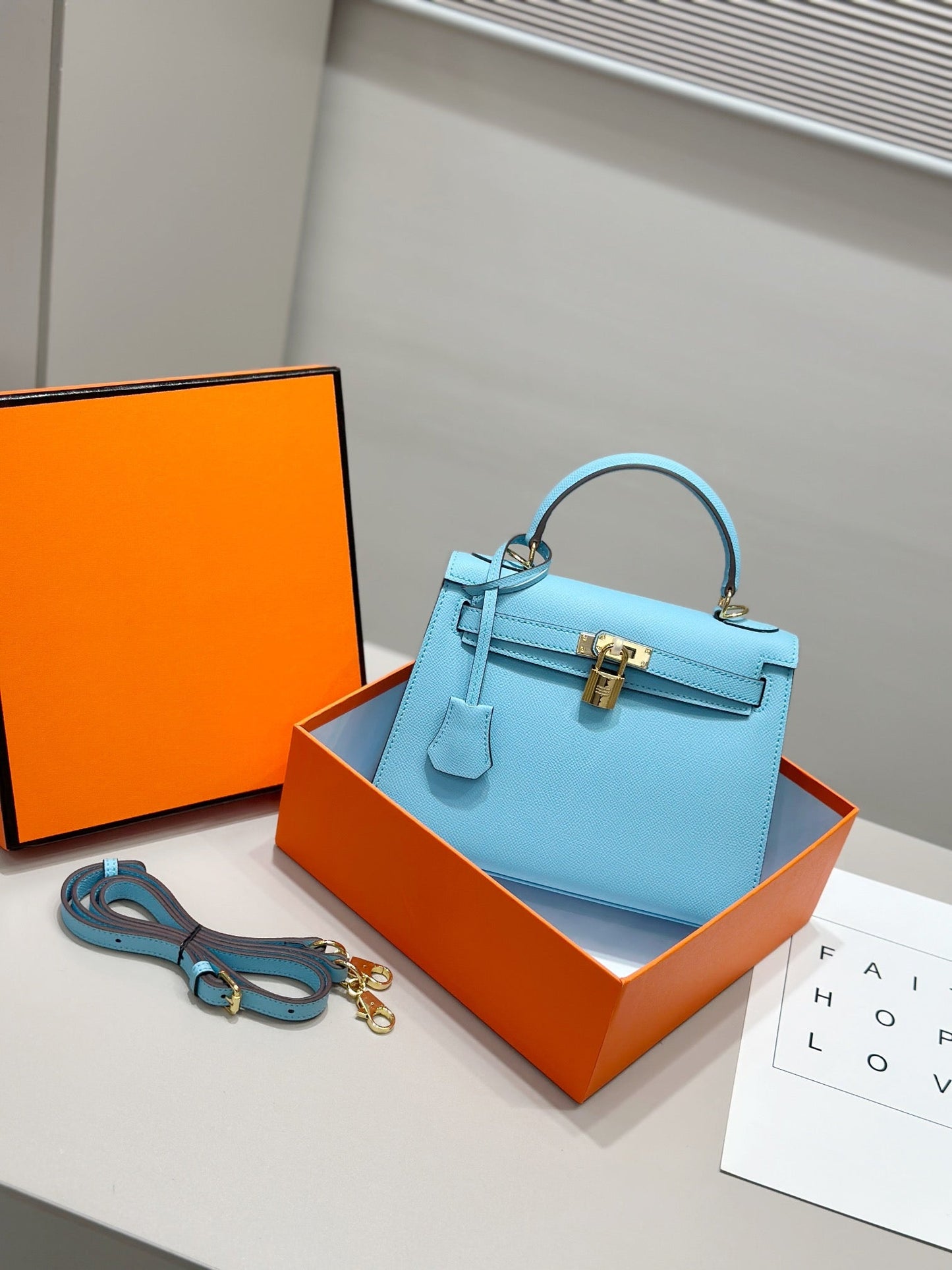 HM Kelly 25 cm Tiffany Blue Epsom Cuero Herrajes Dorados