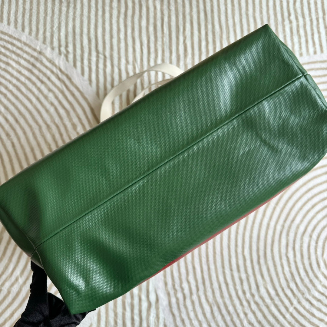 SAC CABAS 40 EN TOILE BLANCHE AVEC BORDURE WEB ET LOGO EN RELIEF