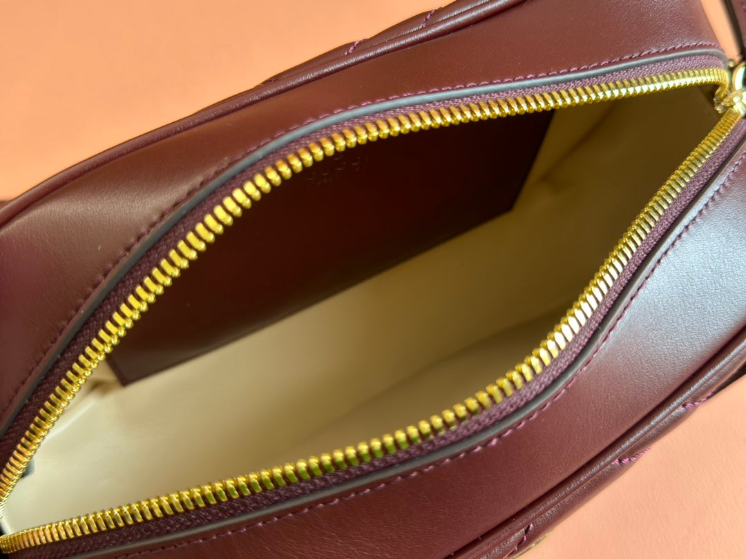 Petit sac bandoulière Marmont 24 pouces en cuir de veau rouge vin, matériel doré