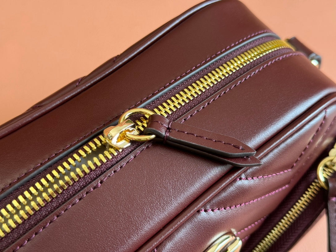 Petit sac bandoulière Marmont 24 pouces en cuir de veau rouge vin, matériel doré