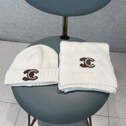 CONJUNTO GORRO Y BUFANDA EN LANA BLANCA 420824 