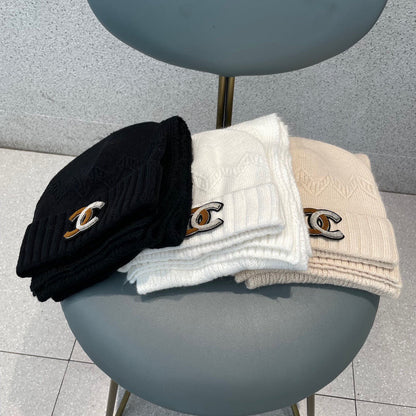 CONJUNTO GORRO Y BUFANDA EN LANA BLANCA 420824 