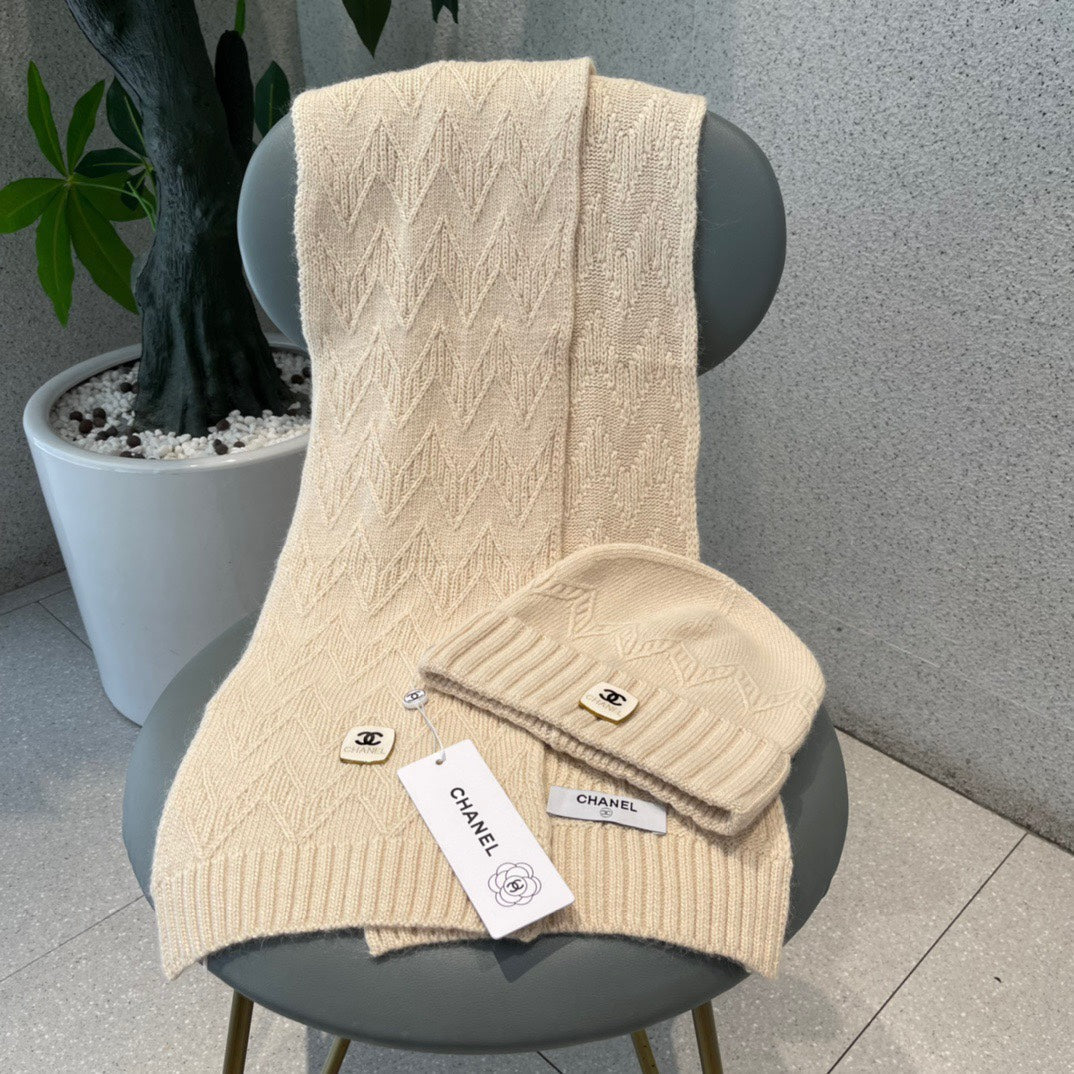 ENSEMBLE BONNET ET ÉCHARPE EN LAINE TRICOTÉE BEIGE CAMEL 420829