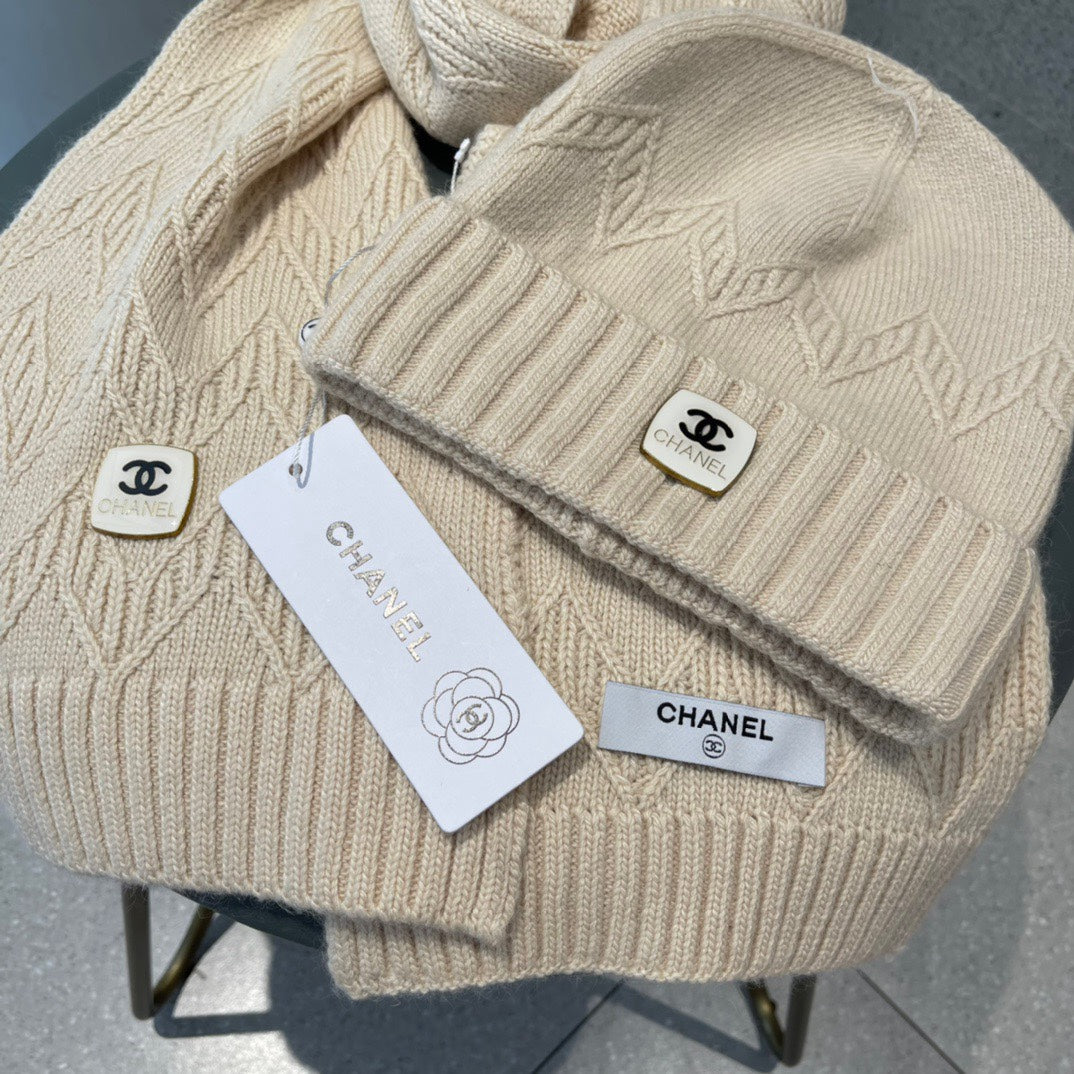 ENSEMBLE BONNET ET ÉCHARPE EN LAINE TRICOTÉE BEIGE CAMEL 420829